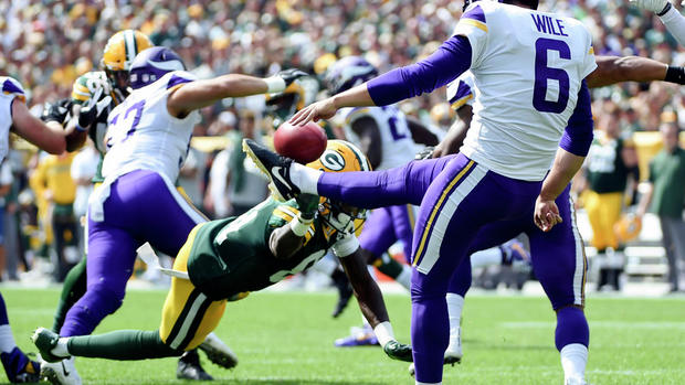 NFL: Minnesota Vikings at Green Bay Packers