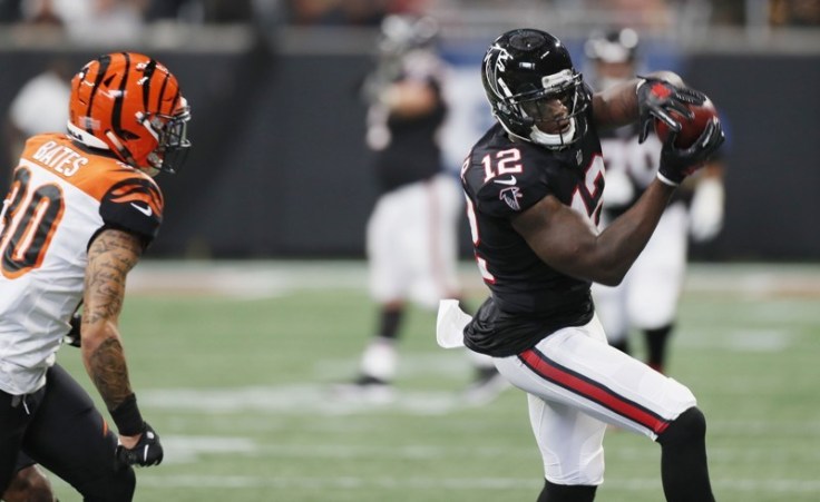 100118 falcons photo ba02